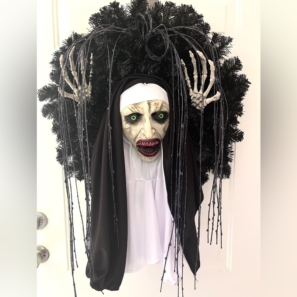 New Horror Bloody Nun Wreath Skeleton Hands Black Wreath Scary Demonic Halloween